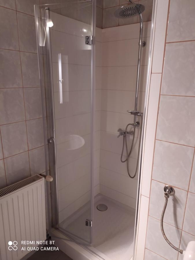 Andras Nadfedeles Vendeghaz Hotell Tihany Exteriör bild